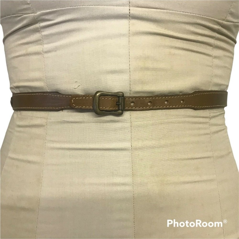VTG Levis Brown Leather Skinny Belt Ladies Size Small Levi Strauss Nameplate USA